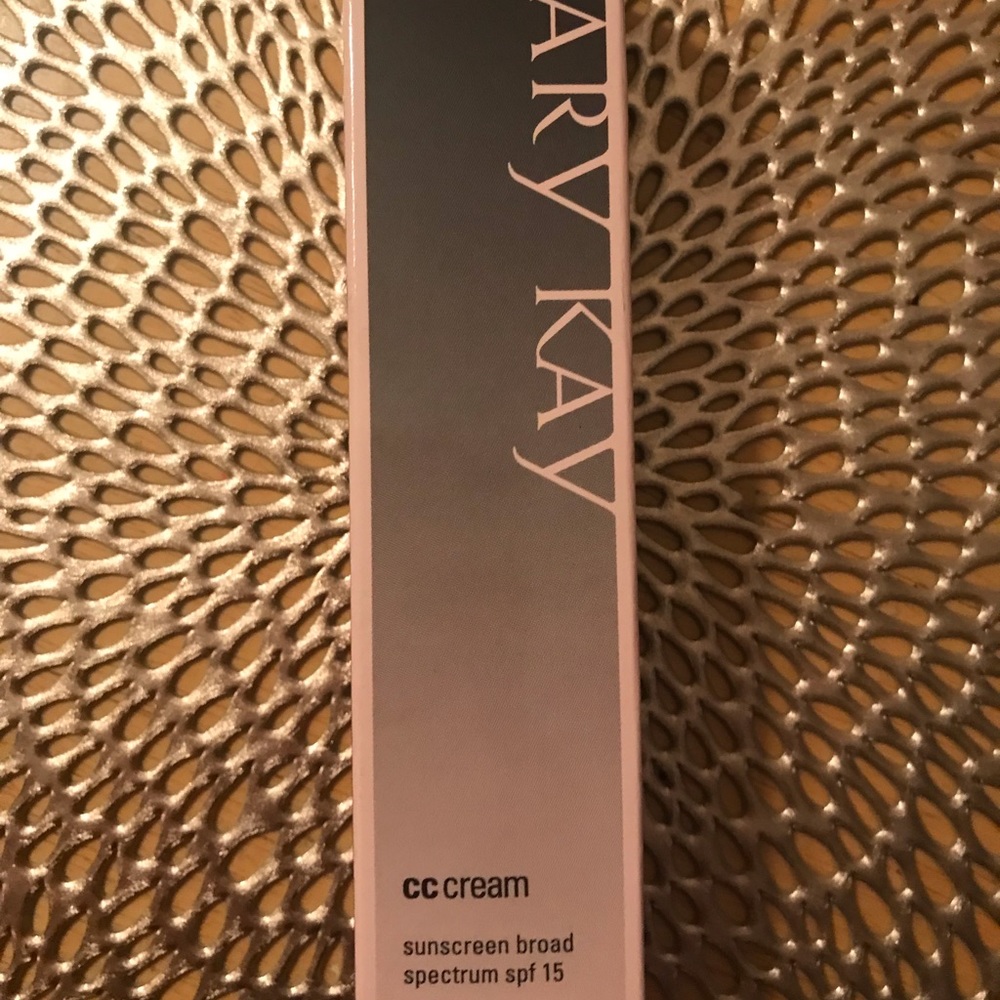 Mary Kay Cc Cream Foundation (Medium)